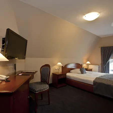 Hotel Knobelsdorff 3*