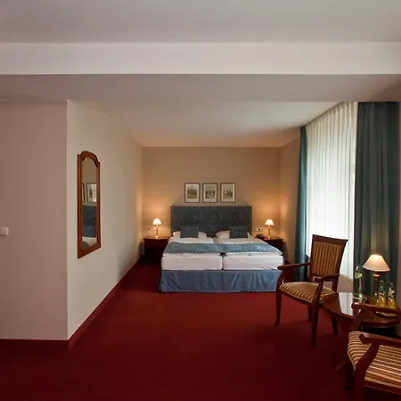 Hotel Knobelsdorff 3*