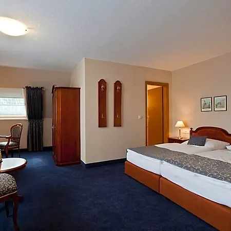 Knobelsdorff Hotel