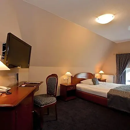 Knobelsdorff Hotel 3*