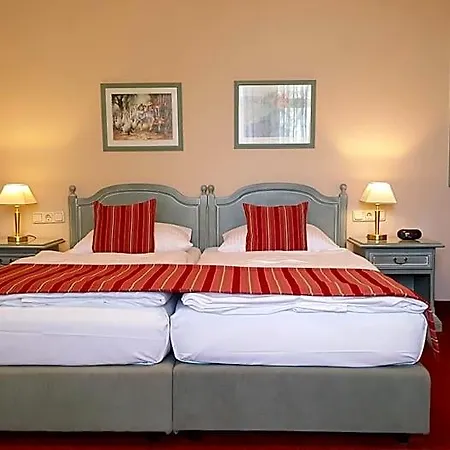 Hotel Knobelsdorff 3*