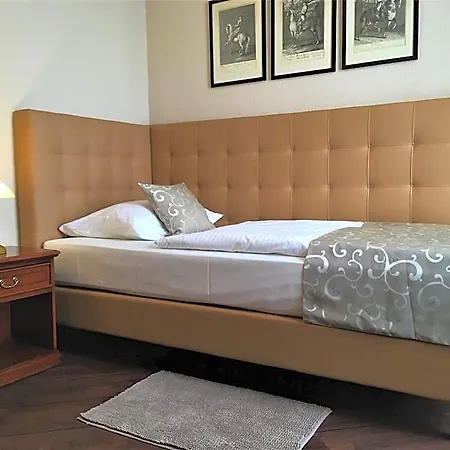 Knobelsdorff Hotel