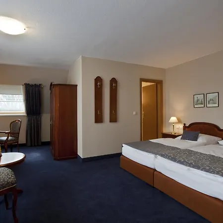 Knobelsdorff Hotel 3*